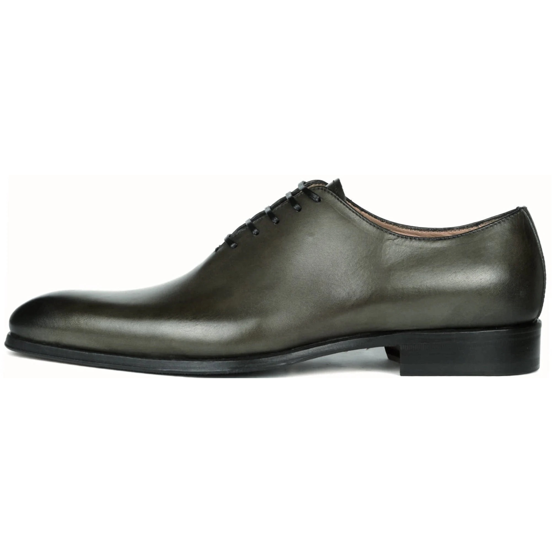 Menβs formal shoes