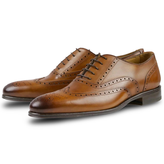 Cambridge Light Tan Wingtip Oxford Brogue for men – front view