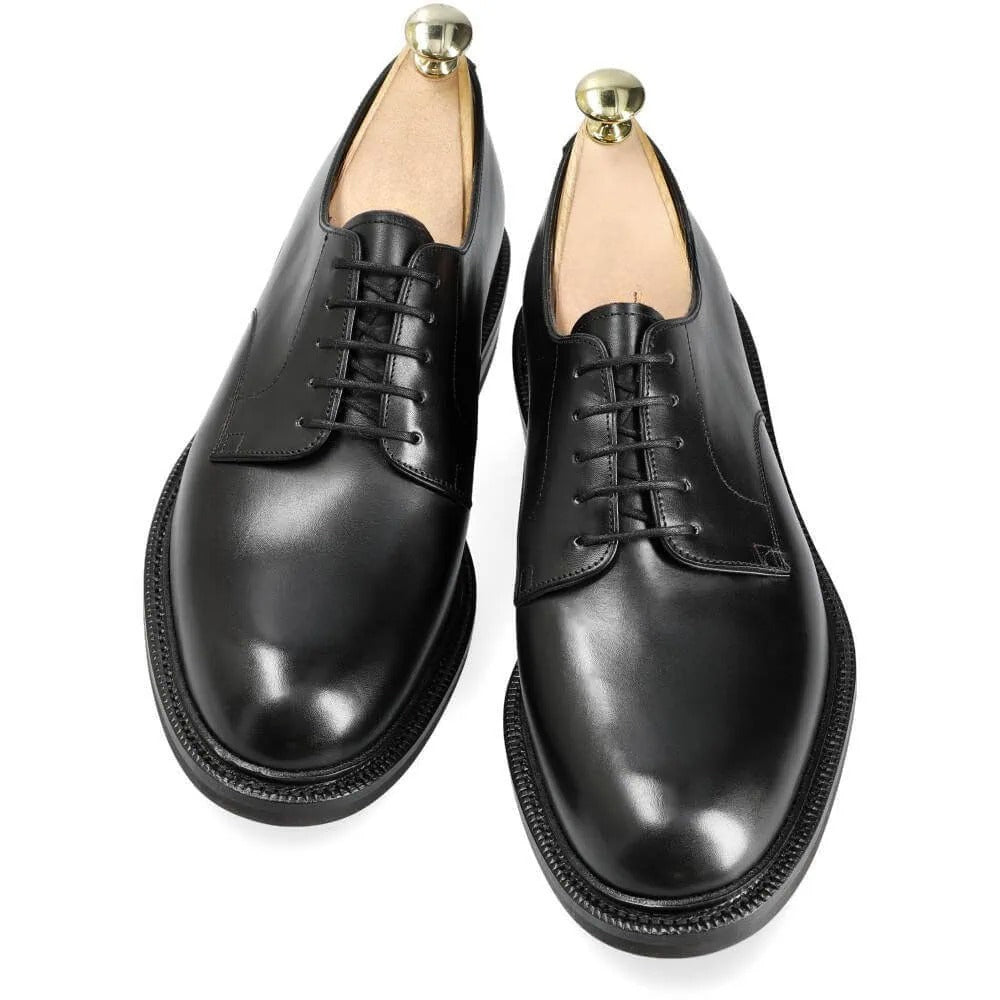 Men’s black formal Derby shoes with minimal plain toe design