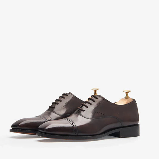 The Timeless Elegance of Oxford Lace-Up Shoes: A Must-Have for Every Wardrobe