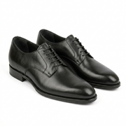 Black leather Oxford shoes for men with classic lace-up design